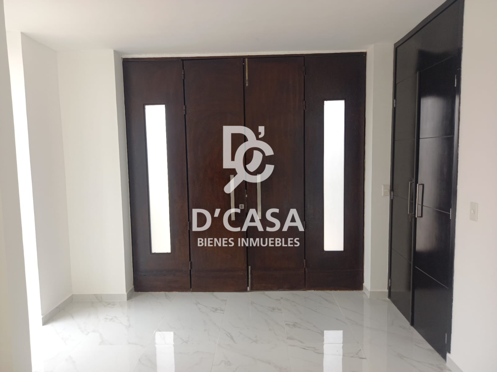 AMPLIA CASA EN RENTA EN COMPUERTAS DEL CAMPESTRE D'Casa Inmuebles